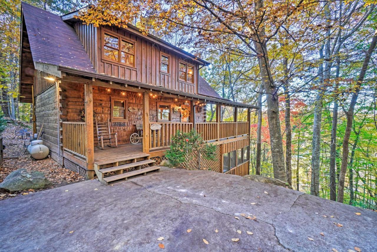 Grin N Bear It Cabin With Hot Tub And Fire Pit! 鸽子谷 外观 照片
