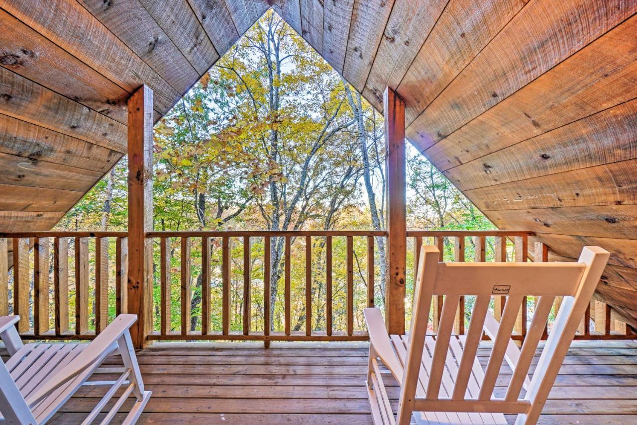 Grin N Bear It Cabin With Hot Tub And Fire Pit! 鸽子谷 外观 照片