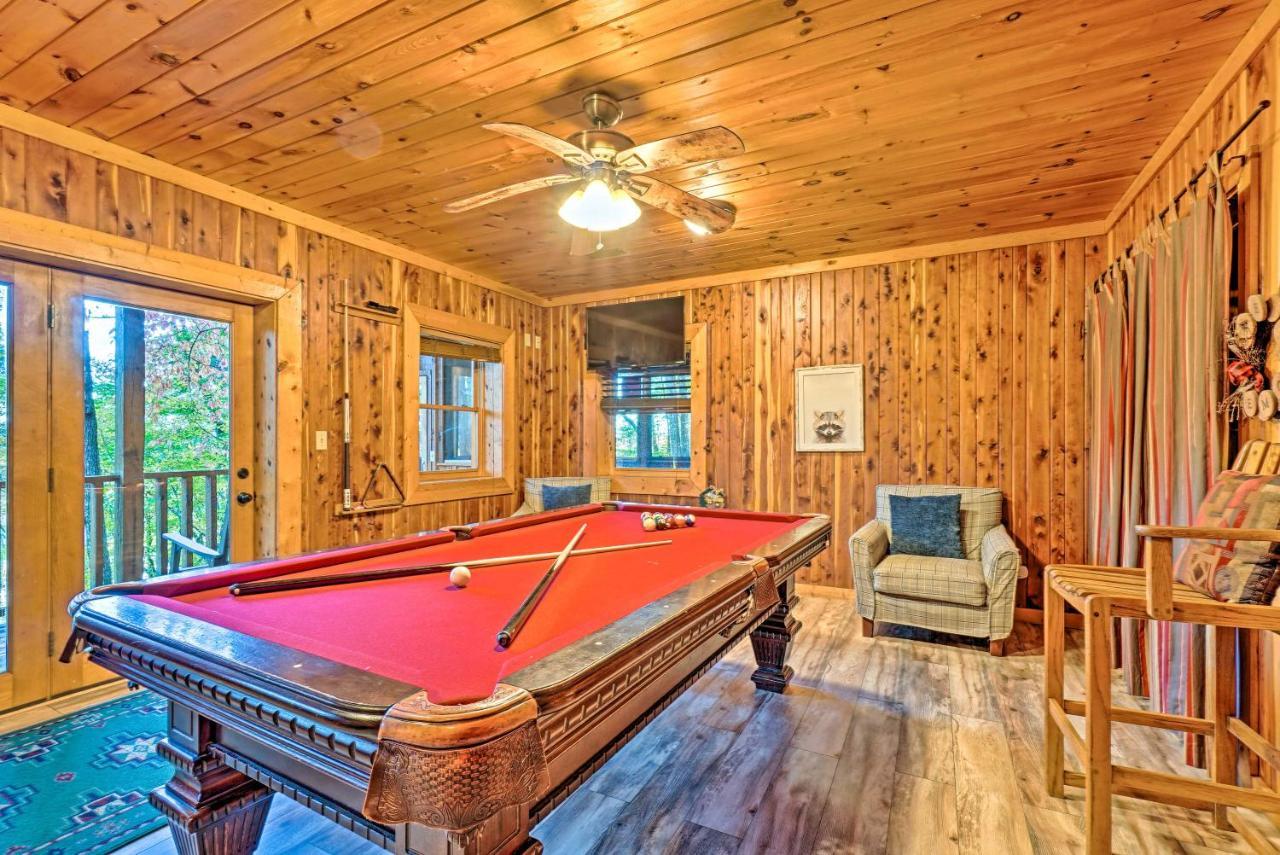 Grin N Bear It Cabin With Hot Tub And Fire Pit! 鸽子谷 外观 照片