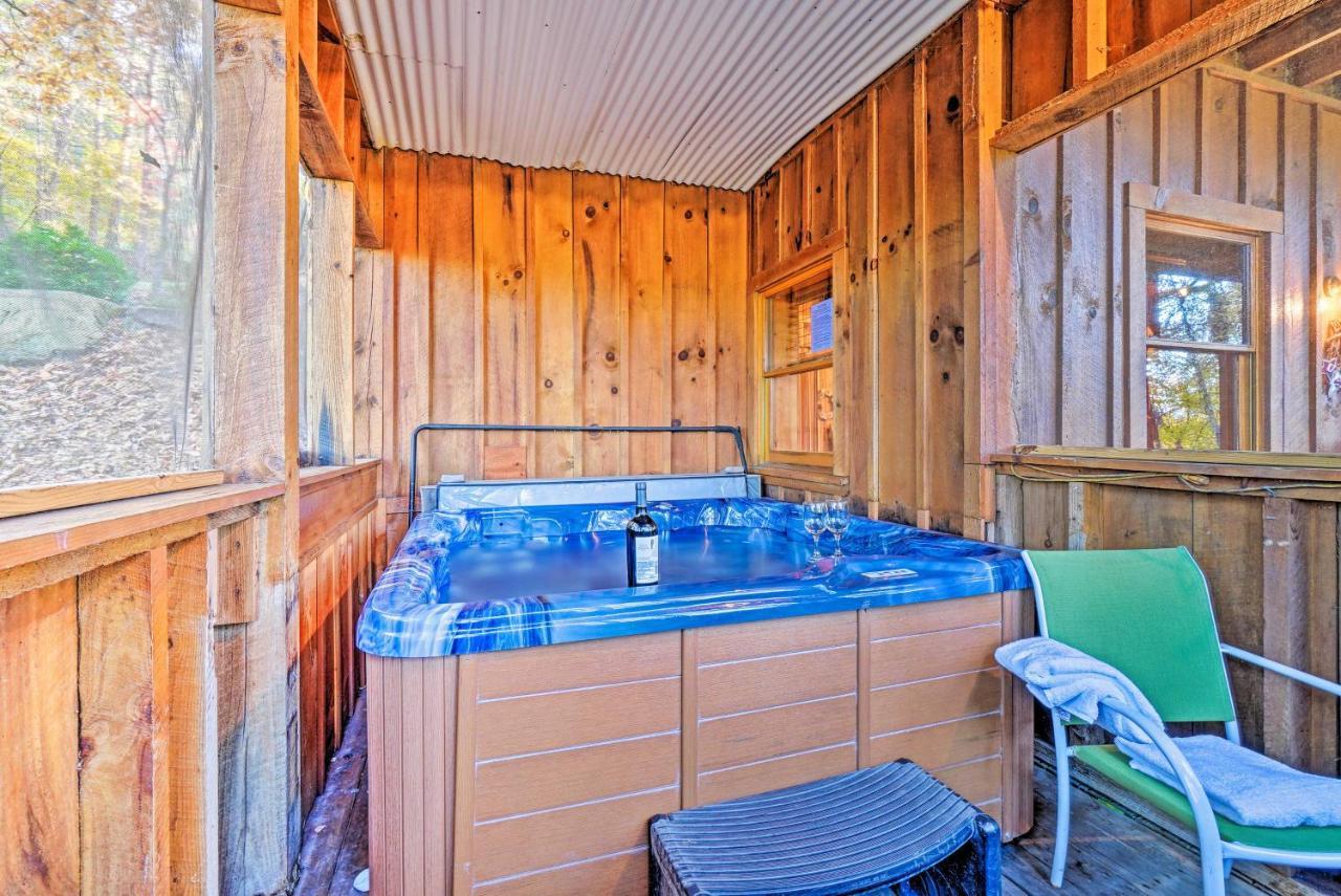 Grin N Bear It Cabin With Hot Tub And Fire Pit! 鸽子谷 外观 照片