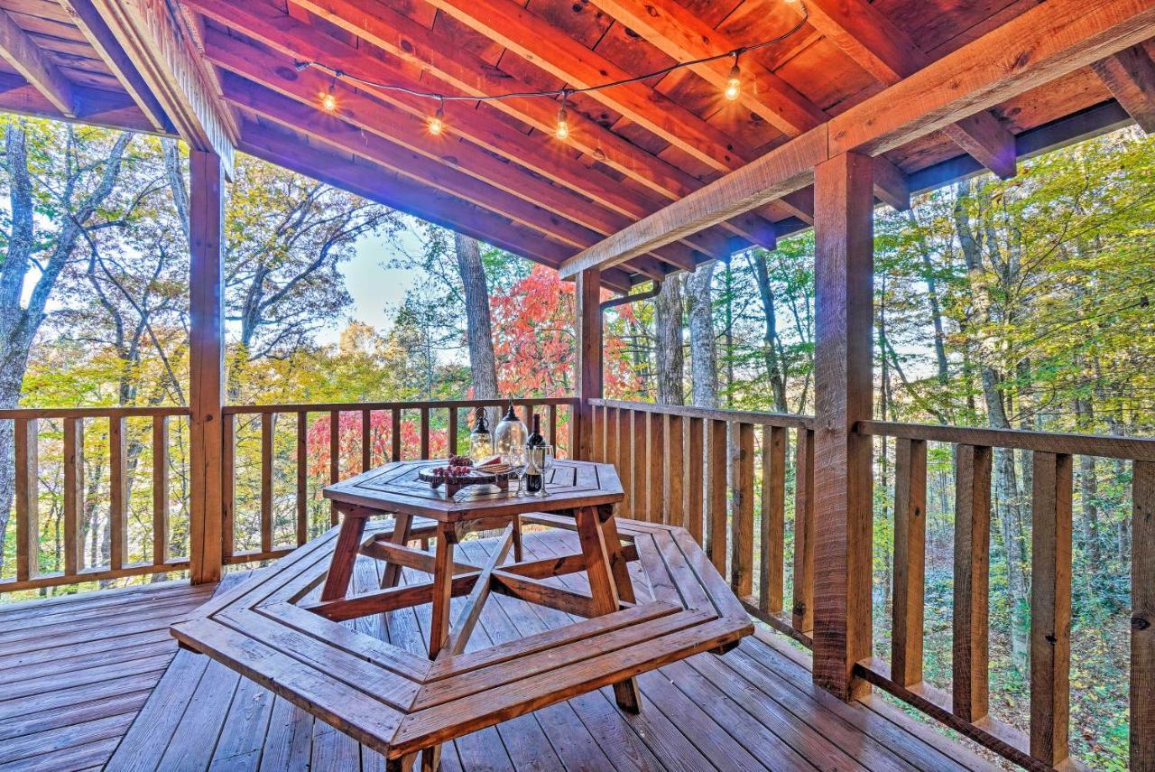 Grin N Bear It Cabin With Hot Tub And Fire Pit! 鸽子谷 外观 照片