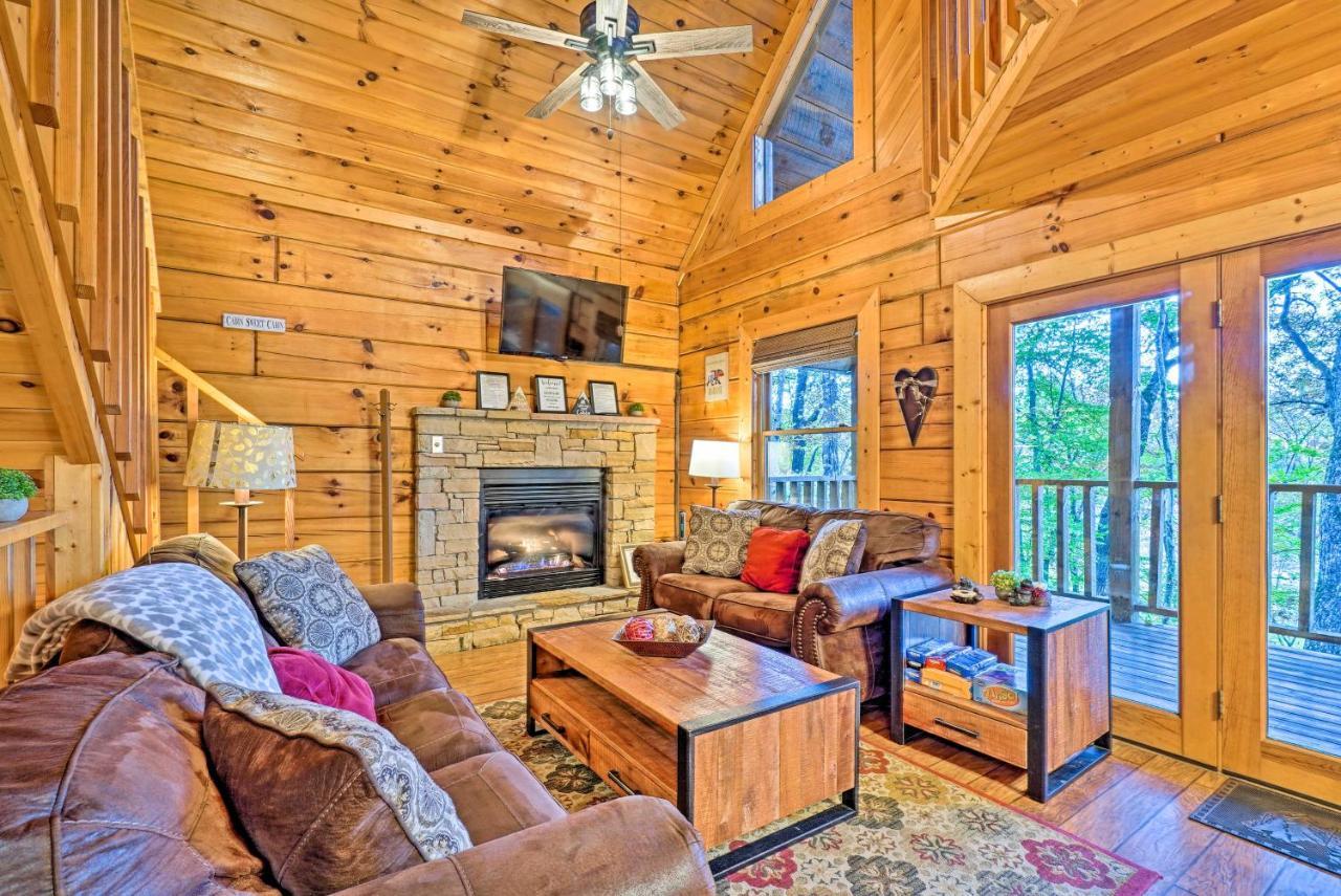 Grin N Bear It Cabin With Hot Tub And Fire Pit! 鸽子谷 外观 照片