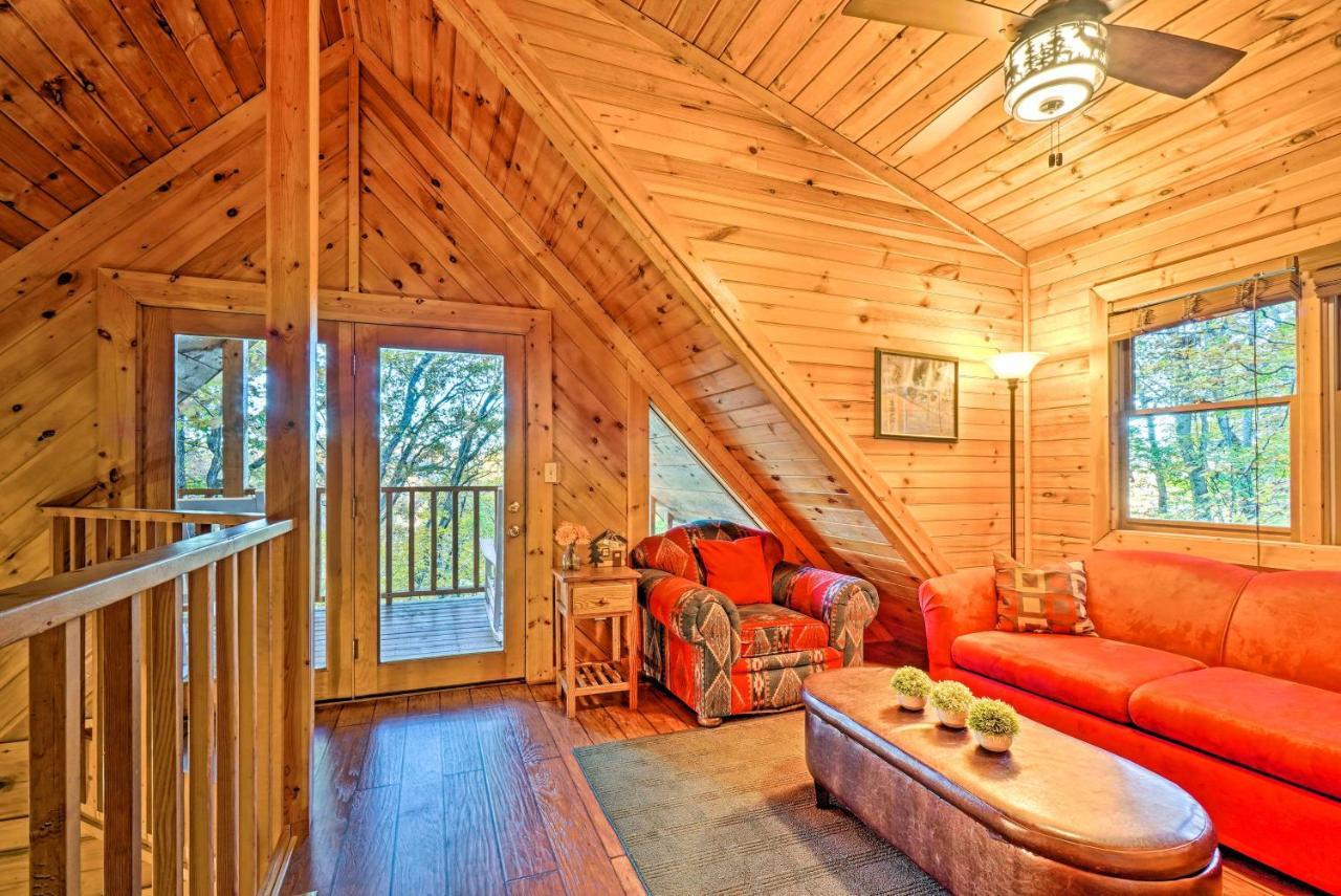 Grin N Bear It Cabin With Hot Tub And Fire Pit! 鸽子谷 外观 照片