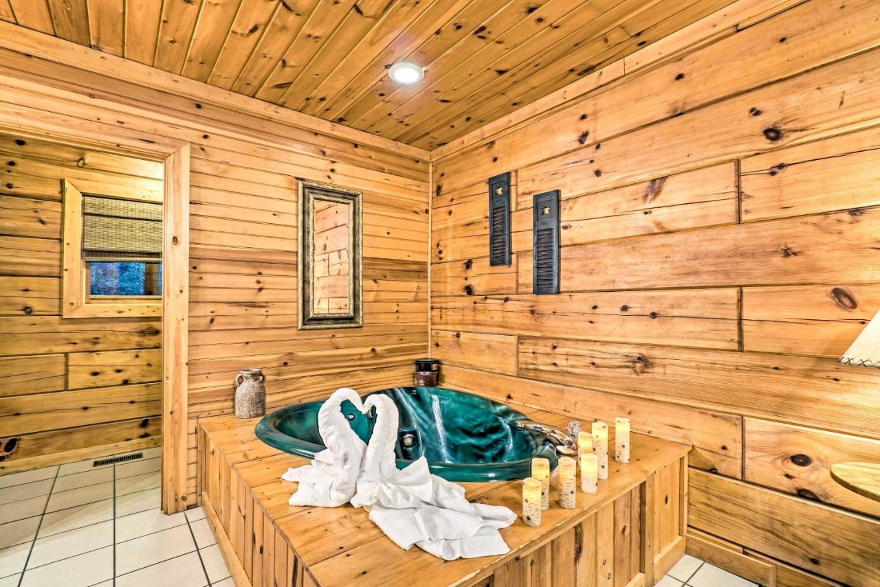 Grin N Bear It Cabin With Hot Tub And Fire Pit! 鸽子谷 外观 照片